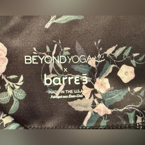Beyond Yoga Floral High-Waisted Midi LeggingUrban Outfitters NWOT Sz Medium Rare - Picture 4 of 11